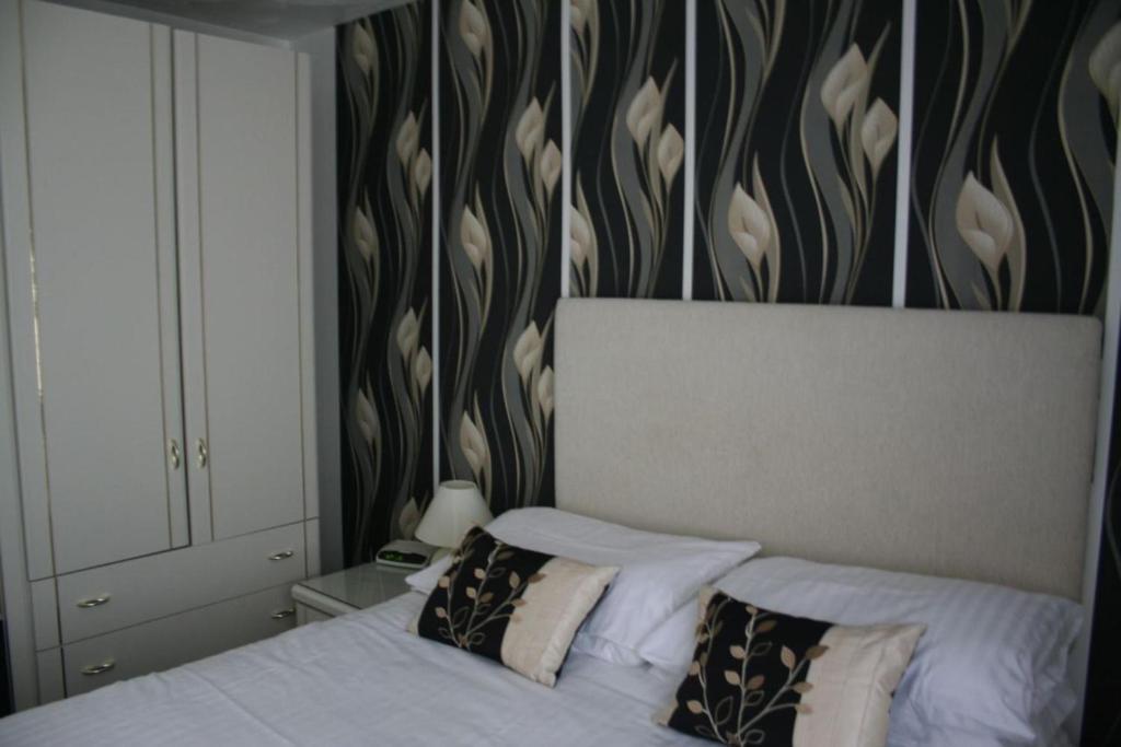 La Suisse Serviced Apartments Mánchester Habitación foto